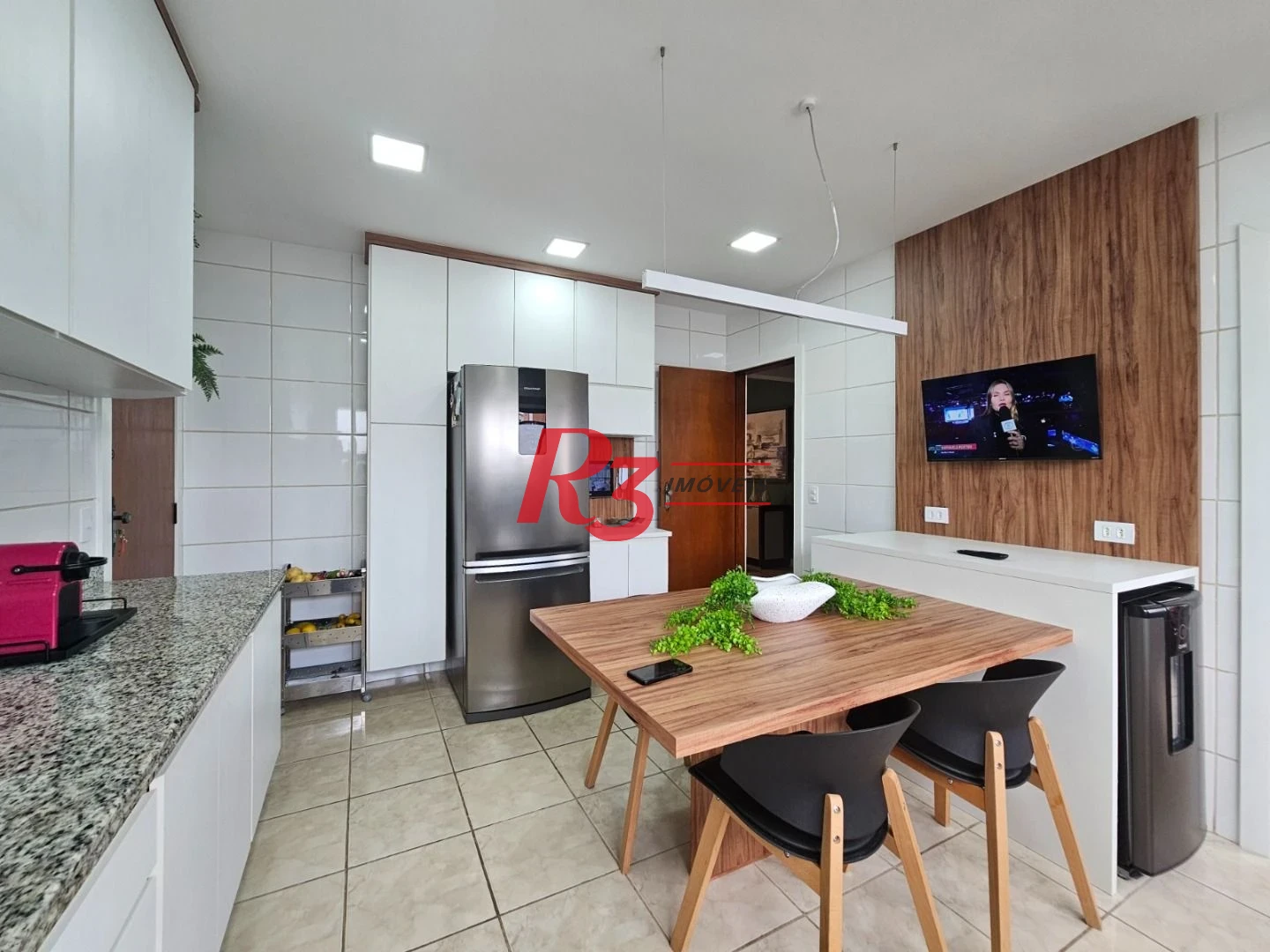 Apartamento com 4 dormitórios à venda, 165 m² por R$ 1.600.000,00 - Pompéia - Santos/SP