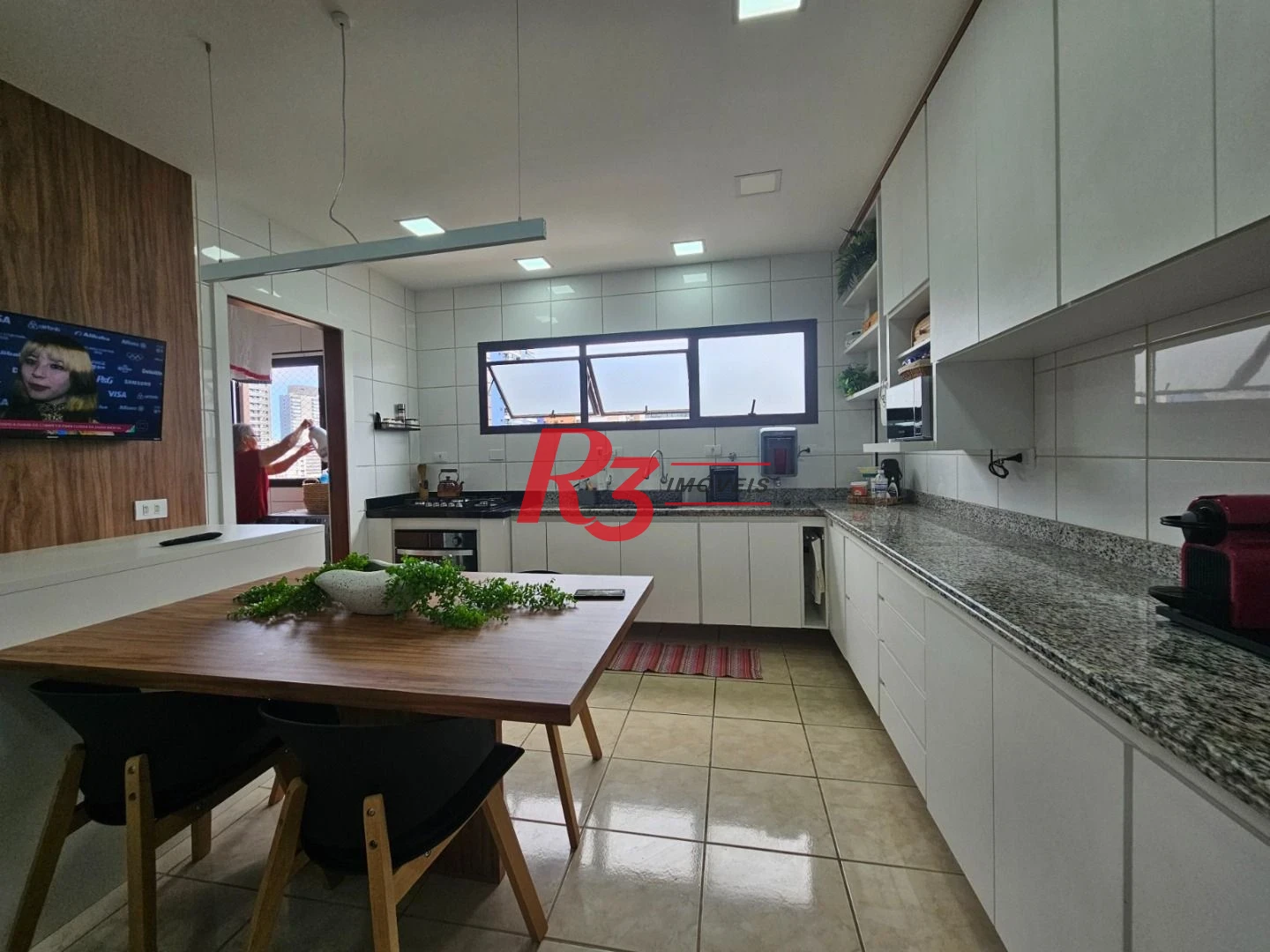 Apartamento com 4 dormitórios à venda, 165 m² por R$ 1.600.000,00 - Pompéia - Santos/SP