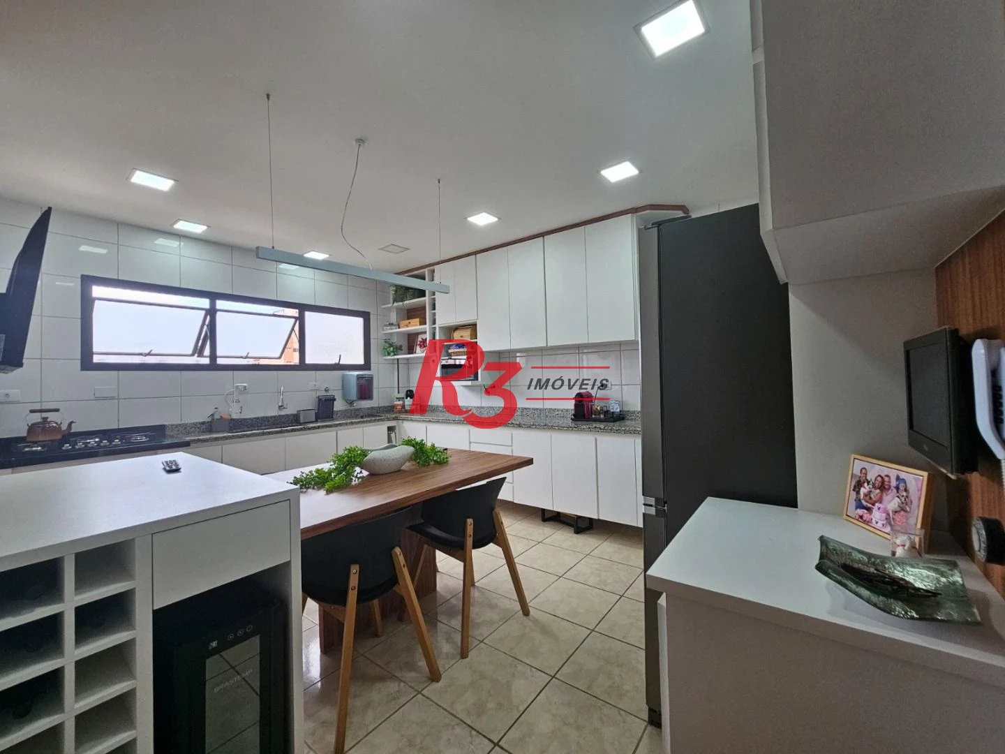Apartamento com 4 dormitórios à venda, 165 m² por R$ 1.600.000,00 - Pompéia - Santos/SP