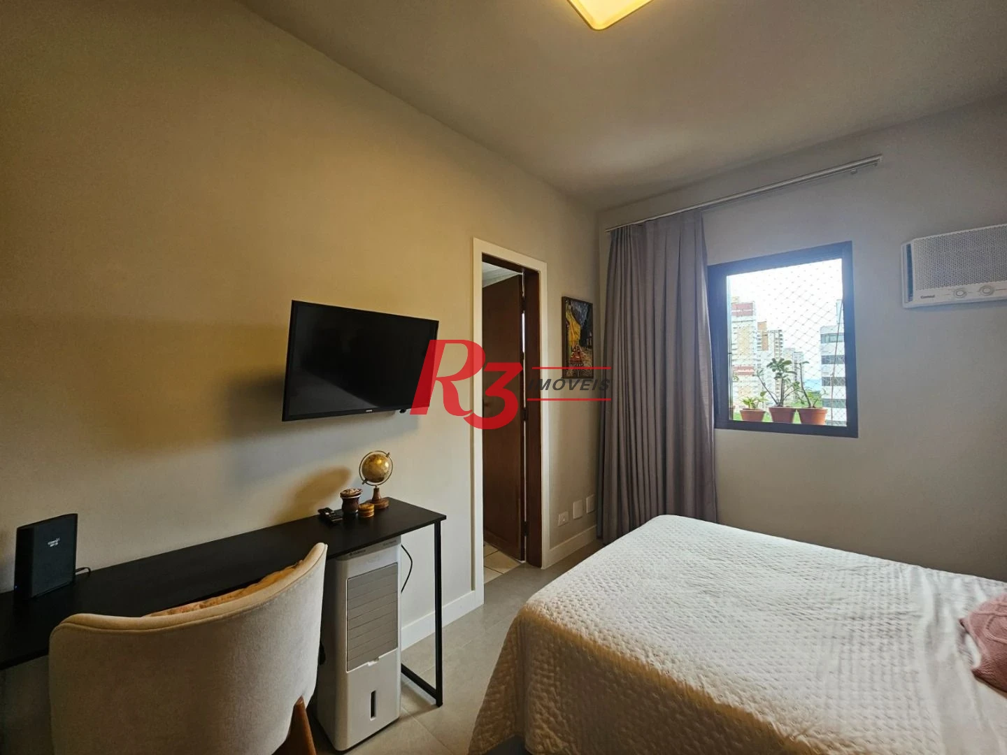 Apartamento com 4 dormitórios à venda, 165 m² por R$ 1.600.000,00 - Pompéia - Santos/SP