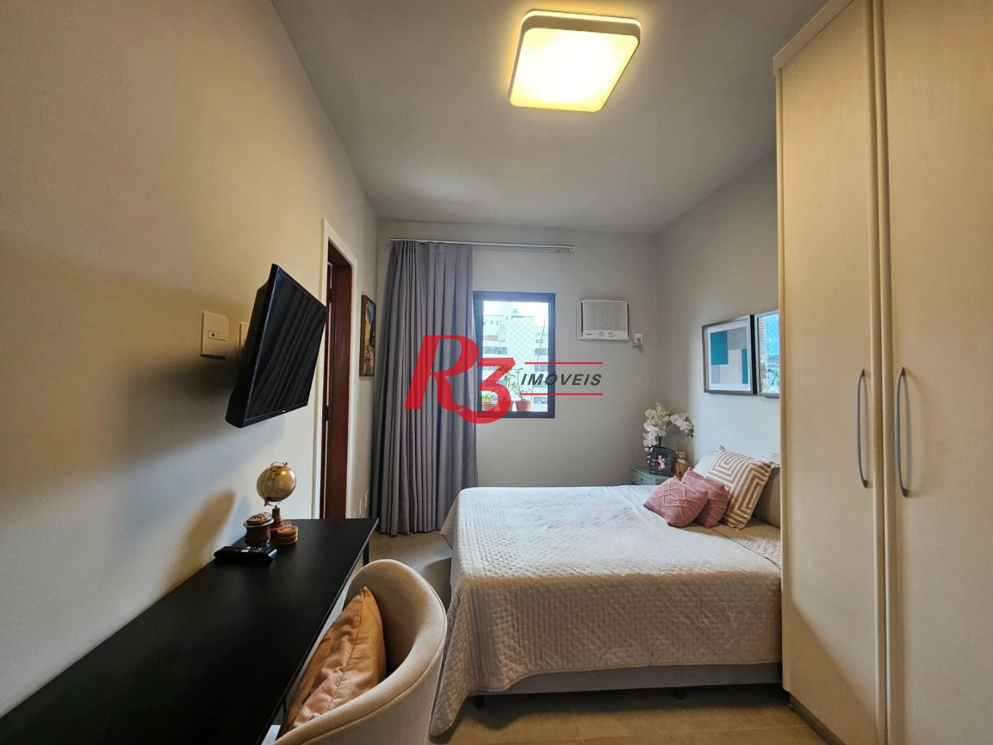 Apartamento com 4 dormitórios à venda, 165 m² por R$ 1.600.000,00 - Pompéia - Santos/SP