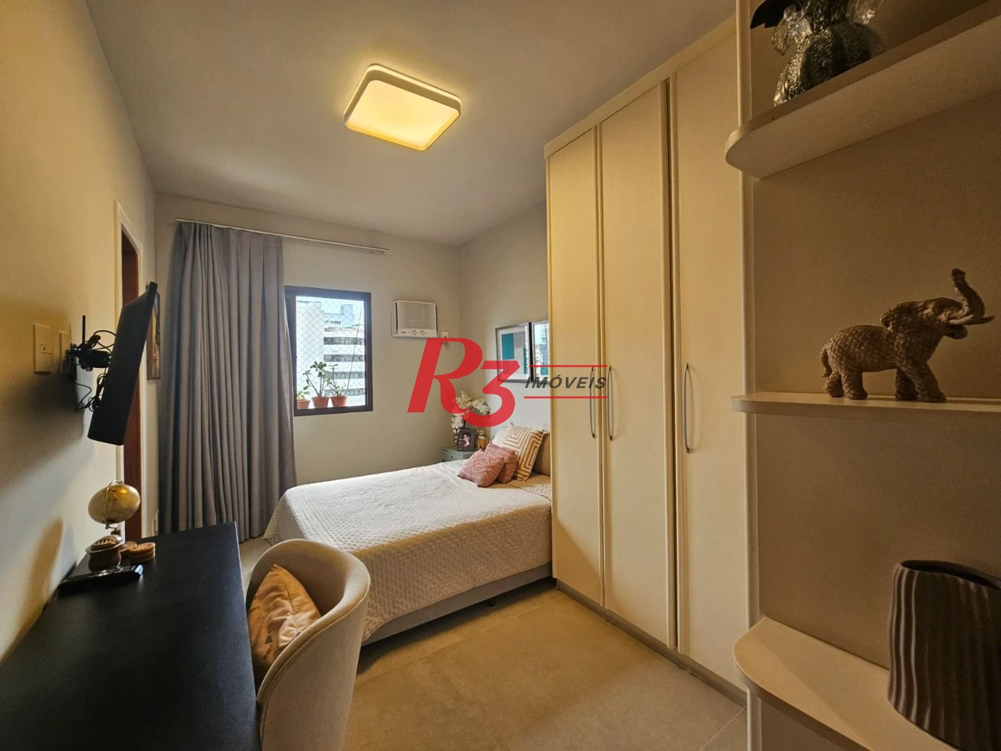 Apartamento com 4 dormitórios à venda, 165 m² por R$ 1.600.000,00 - Pompéia - Santos/SP