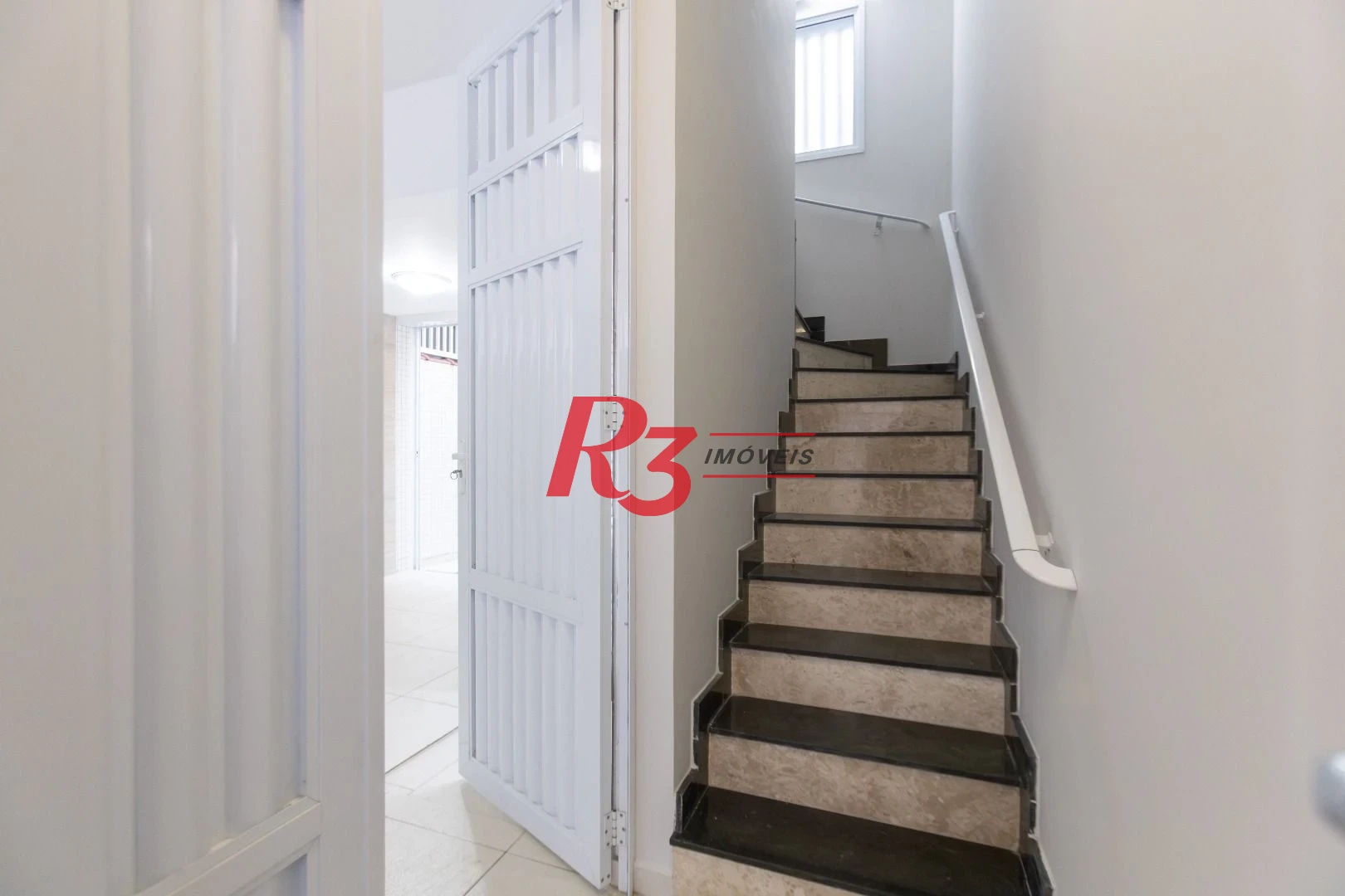 Village com 2 dormitórios à venda, 100 m² por R$ 750.000,00 - Boqueirão - Santos/SP