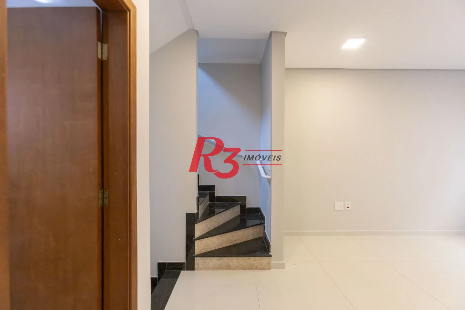 Village com 2 dormitórios à venda, 100 m² por R$ 750.000,00 - Boqueirão - Santos/SP