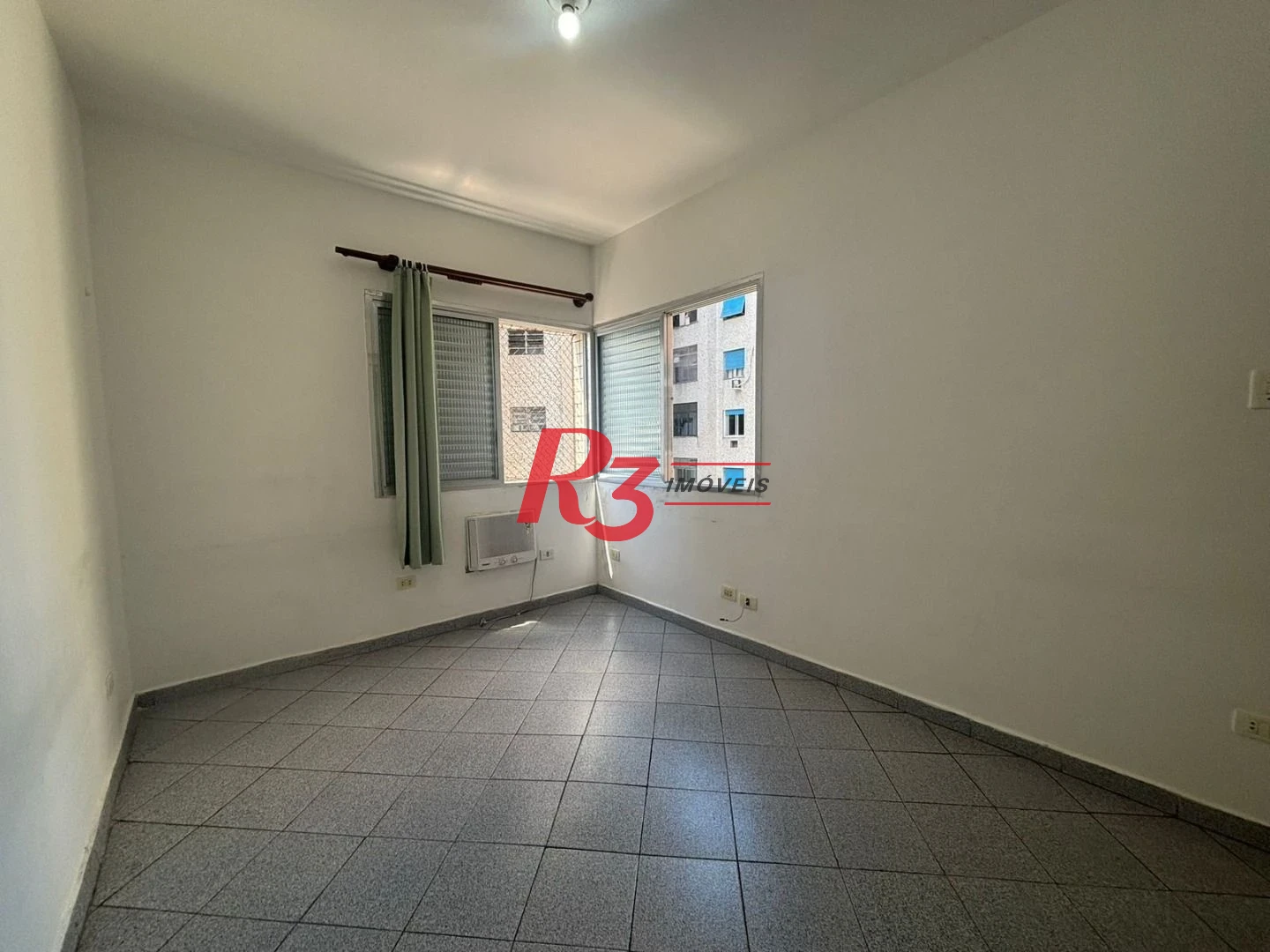 Apartamento com 1 dormitório à venda, 48 m² por R$ 350.000,00 - Gonzaga - Santos/SP