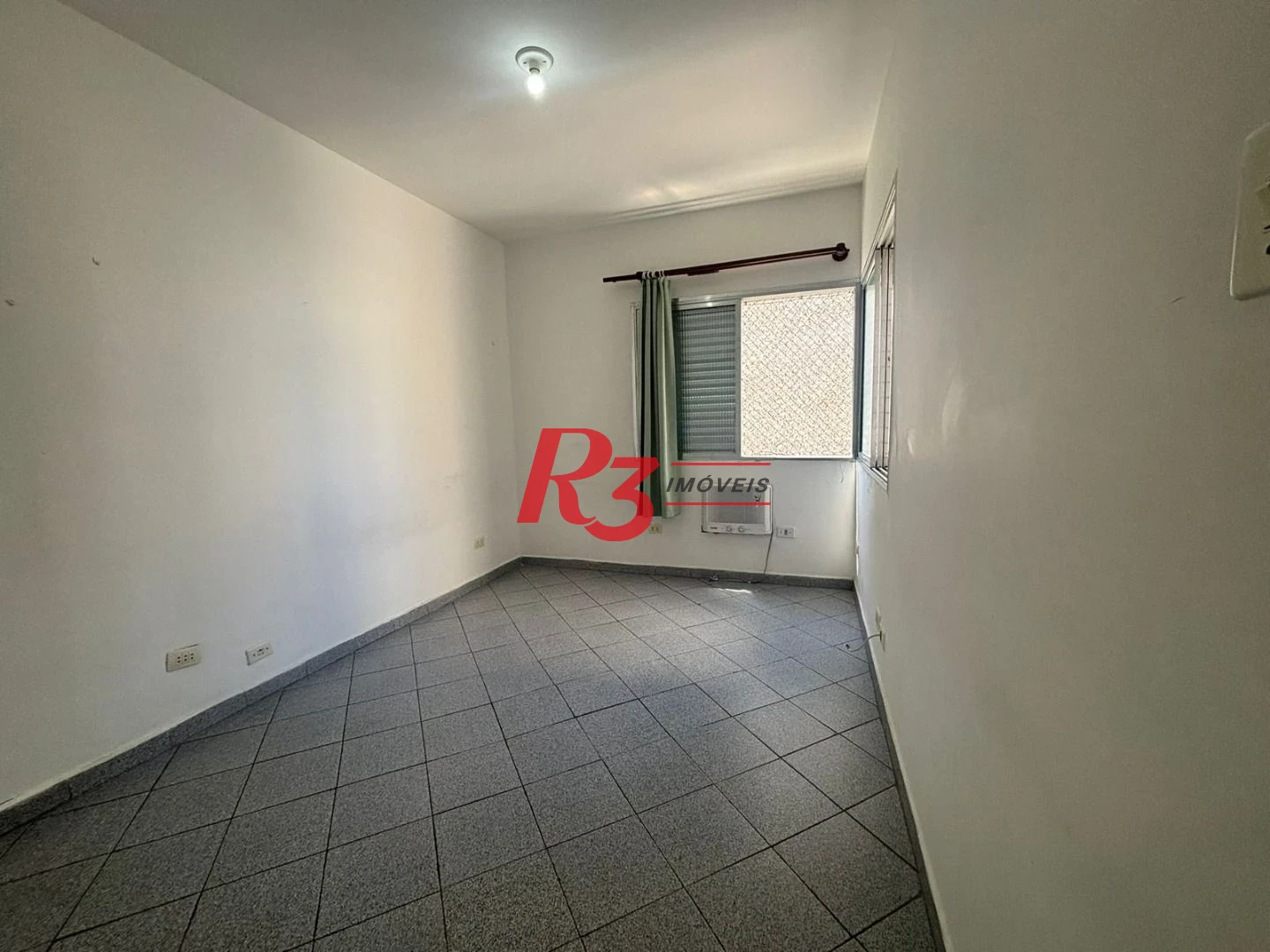 Apartamento com 1 dormitório à venda, 48 m² por R$ 350.000,00 - Gonzaga - Santos/SP