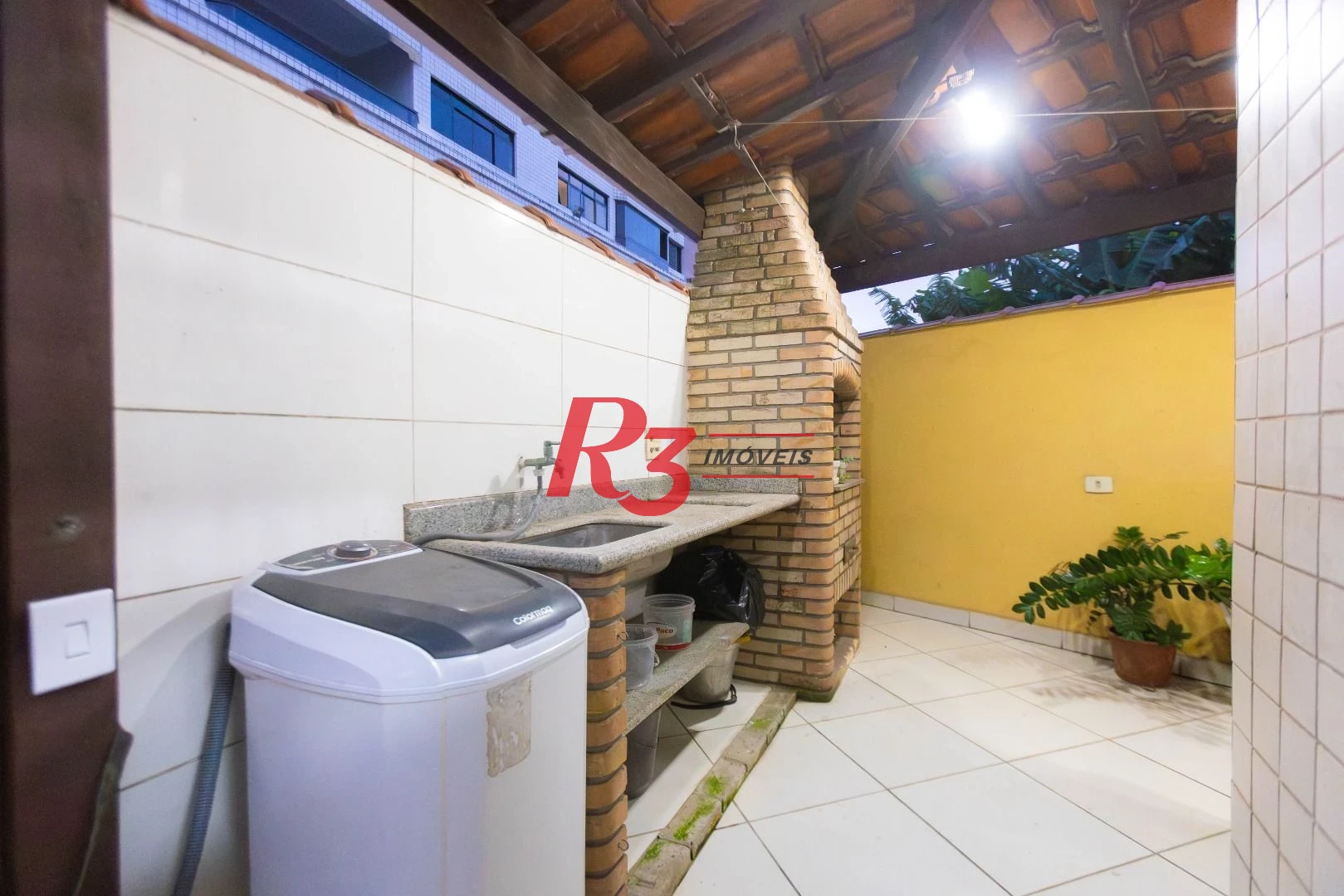 Casa com 3 dormitórios à venda, 250 m² por R$ 1.350.000,00 - Ponta da Praia - Santos/SP