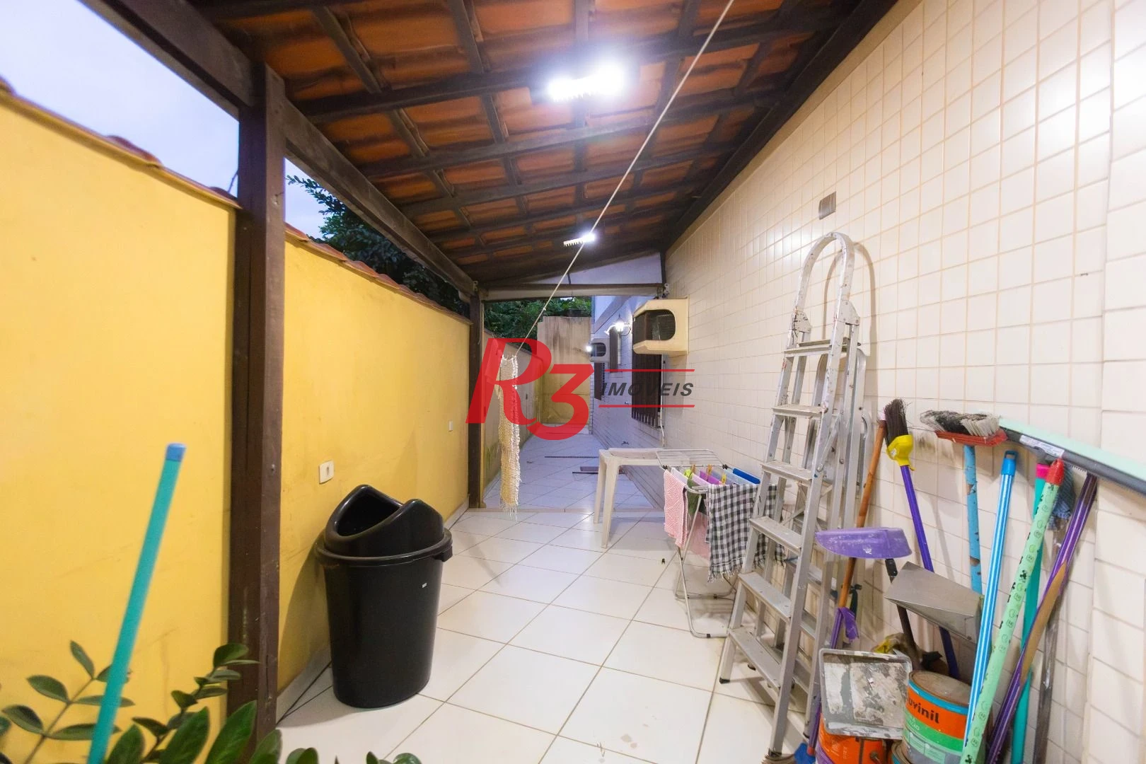 Casa com 3 dormitórios à venda, 250 m² por R$ 1.350.000,00 - Ponta da Praia - Santos/SP