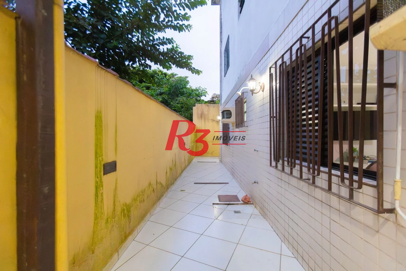 Casa com 3 dormitórios à venda, 250 m² por R$ 1.350.000,00 - Ponta da Praia - Santos/SP