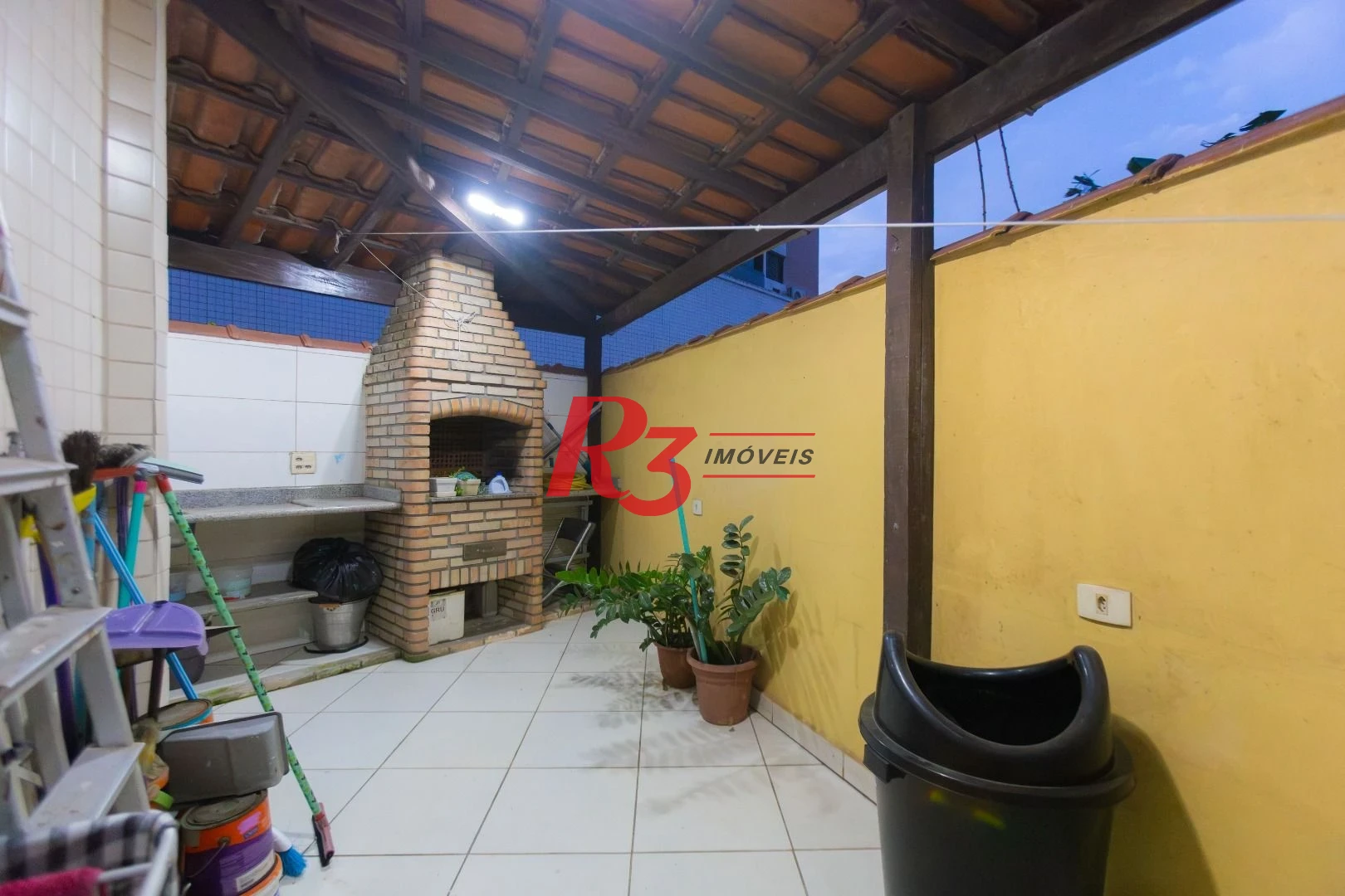Casa com 3 dormitórios à venda, 250 m² por R$ 1.350.000,00 - Ponta da Praia - Santos/SP