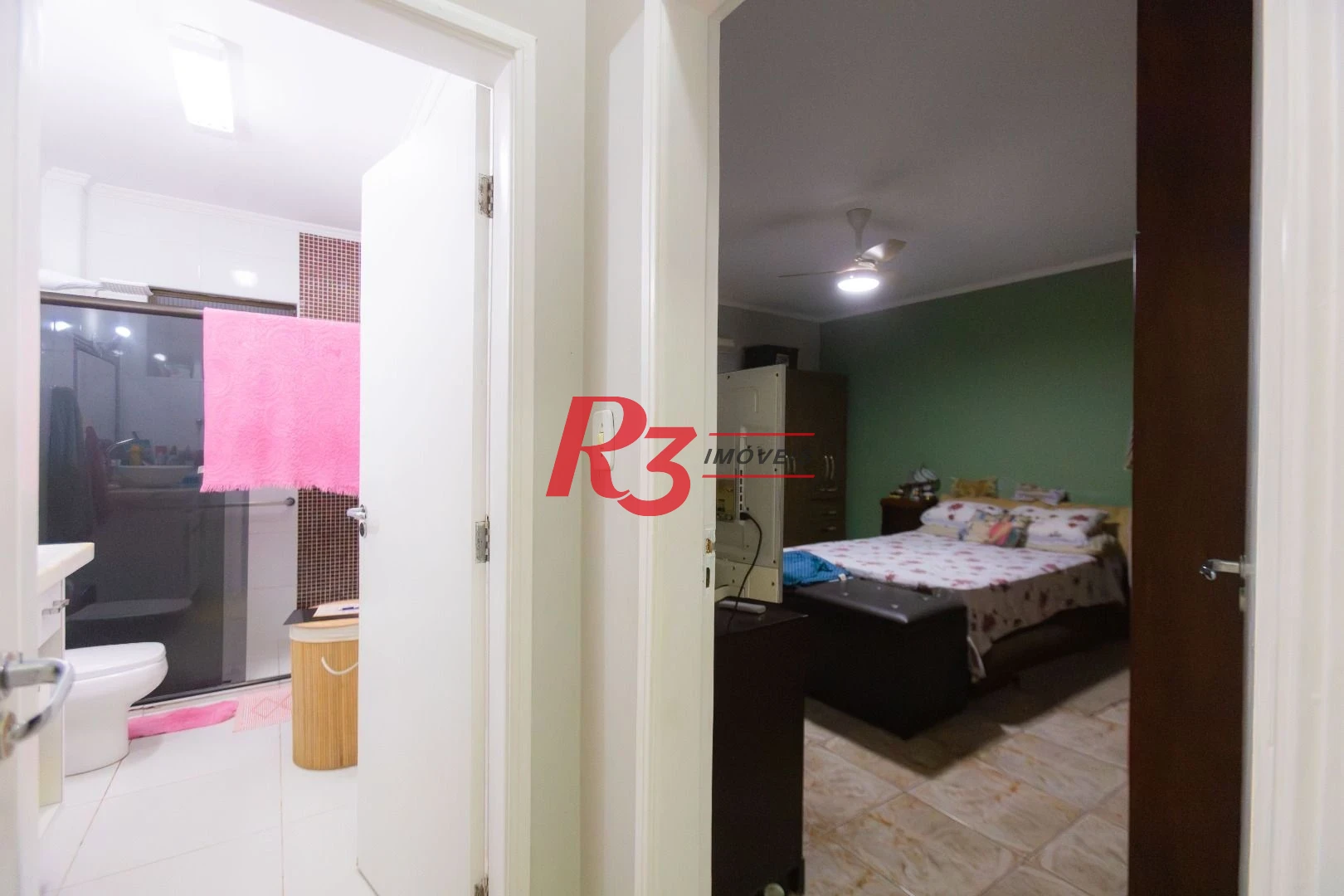 Casa com 3 dormitórios à venda, 250 m² por R$ 1.350.000,00 - Ponta da Praia - Santos/SP