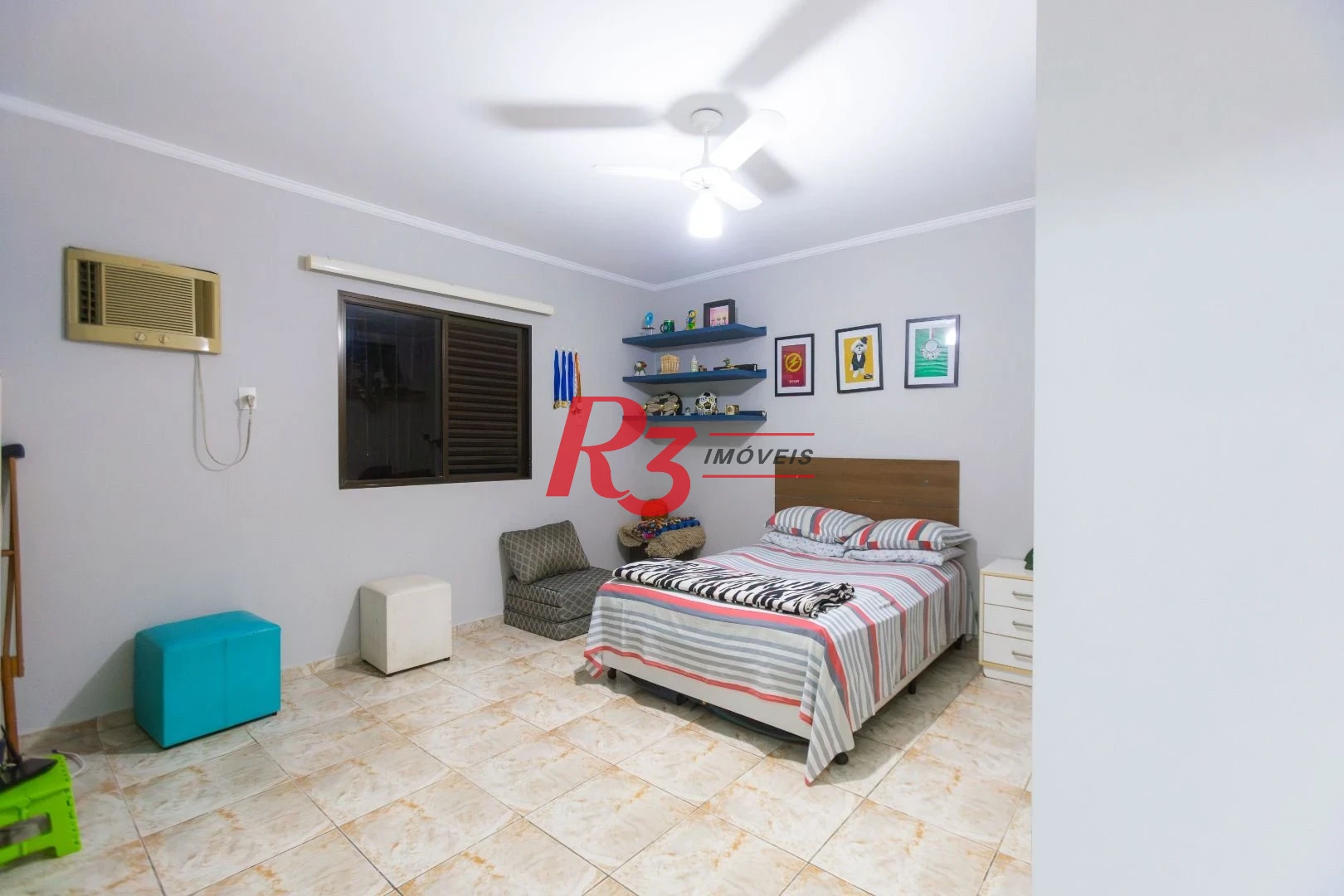 Casa com 3 dormitórios à venda, 250 m² por R$ 1.350.000,00 - Ponta da Praia - Santos/SP