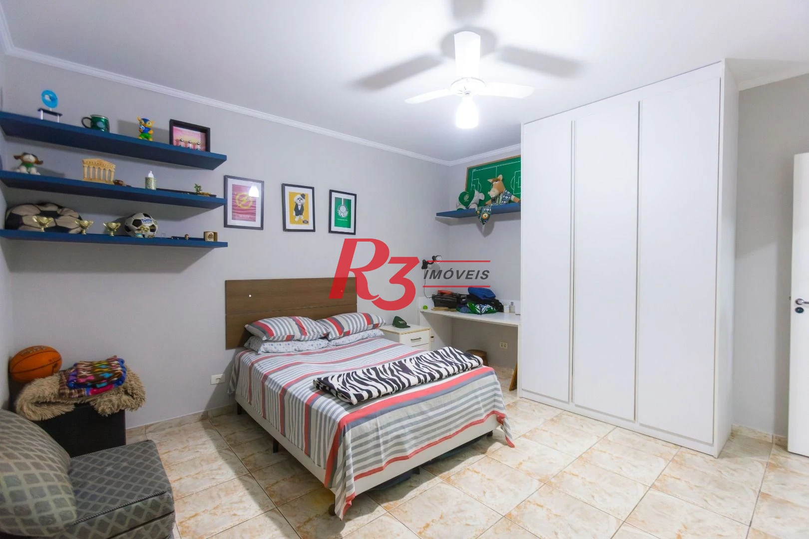 Casa com 3 dormitórios à venda, 250 m² por R$ 1.350.000,00 - Ponta da Praia - Santos/SP