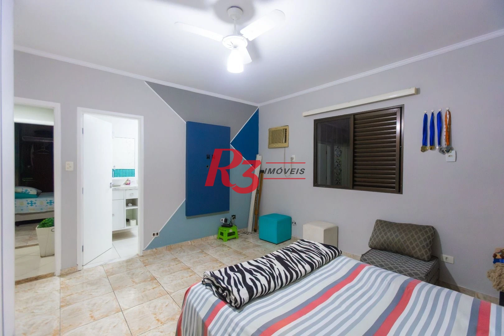 Casa com 3 dormitórios à venda, 250 m² por R$ 1.350.000,00 - Ponta da Praia - Santos/SP