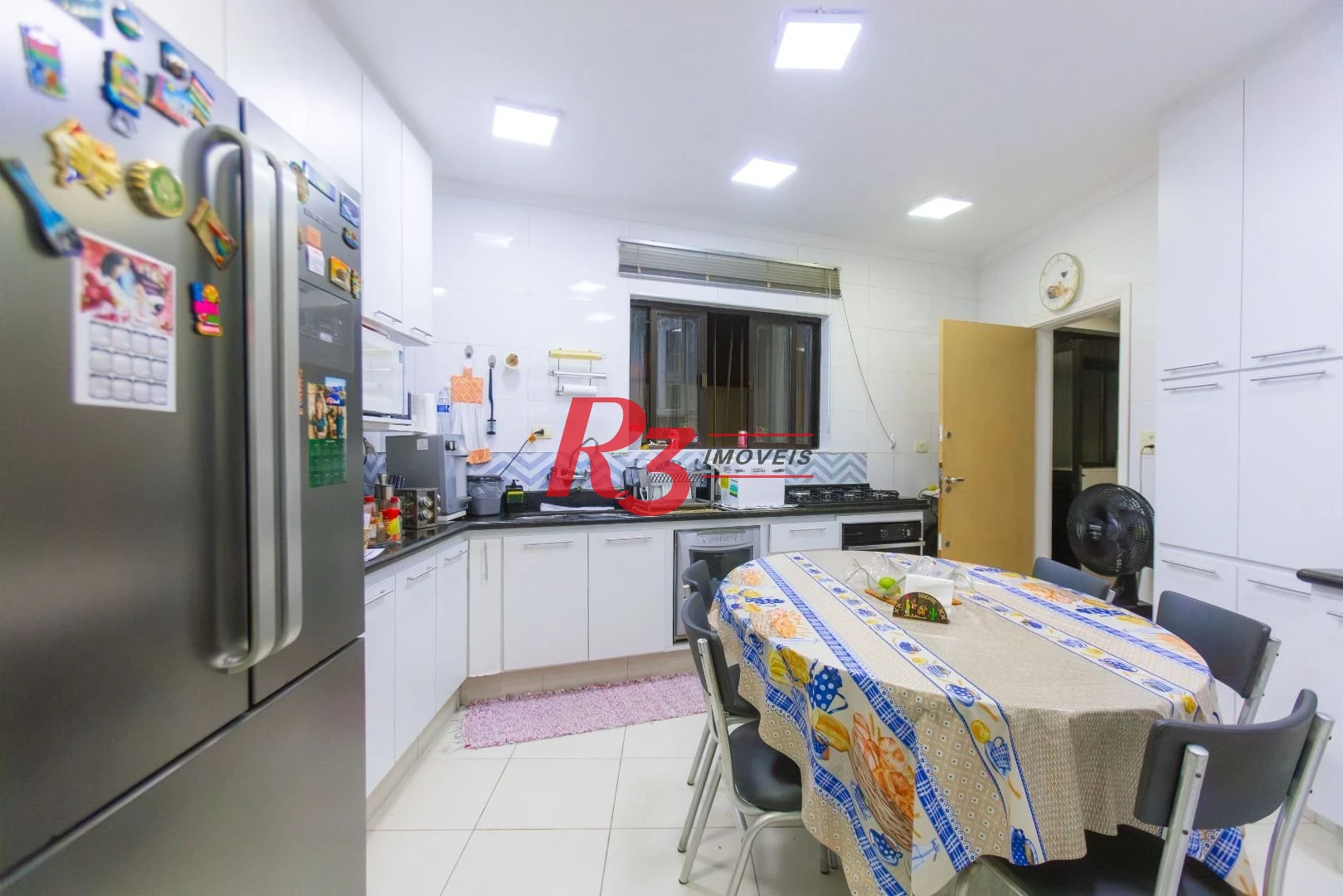 Casa com 3 dormitórios à venda, 250 m² por R$ 1.350.000,00 - Ponta da Praia - Santos/SP