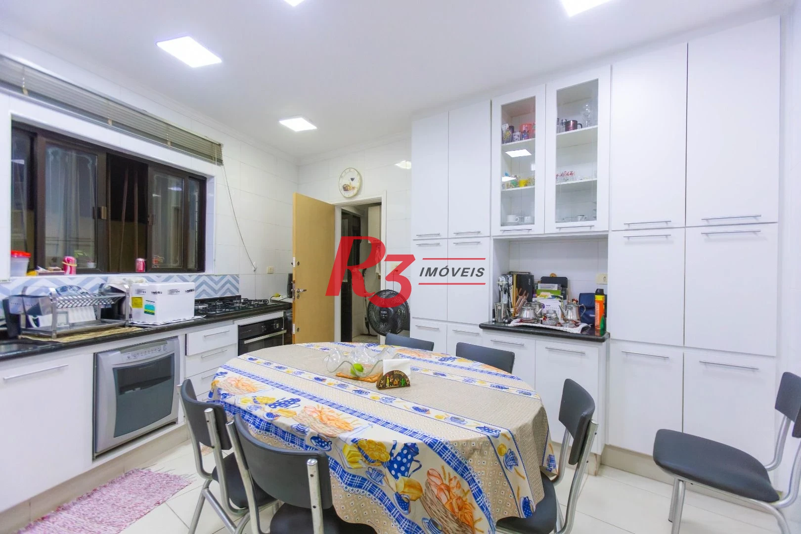 Casa com 3 dormitórios à venda, 250 m² por R$ 1.350.000,00 - Ponta da Praia - Santos/SP