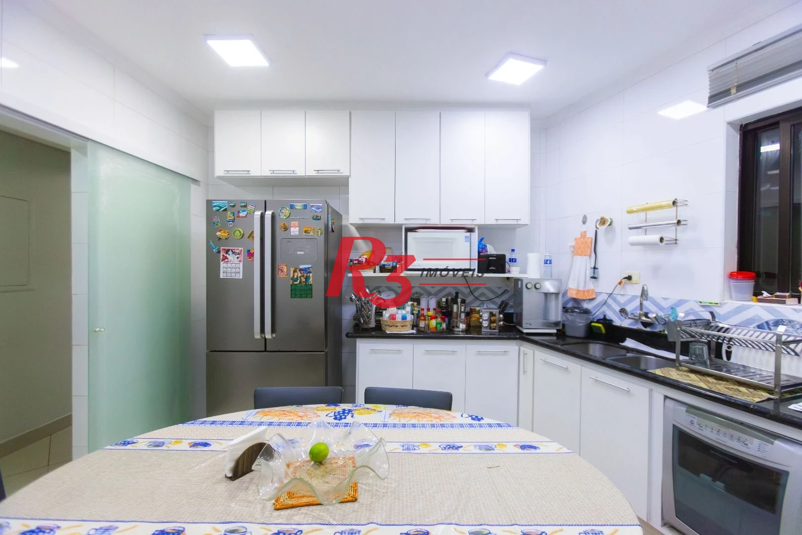Casa com 3 dormitórios à venda, 250 m² por R$ 1.350.000,00 - Ponta da Praia - Santos/SP