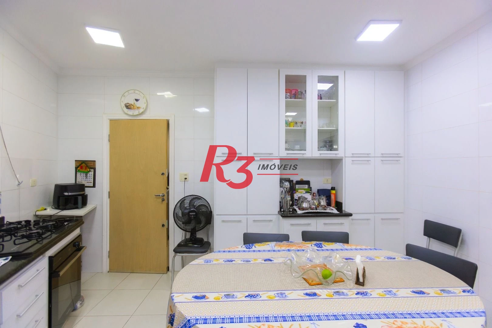 Casa com 3 dormitórios à venda, 250 m² por R$ 1.350.000,00 - Ponta da Praia - Santos/SP