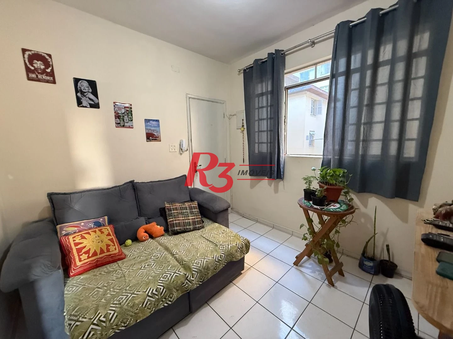 Apartamento com 2 dormitórios à venda, 66 m² por R$ 350.000,00 - Gonzaga - Santos/SP
