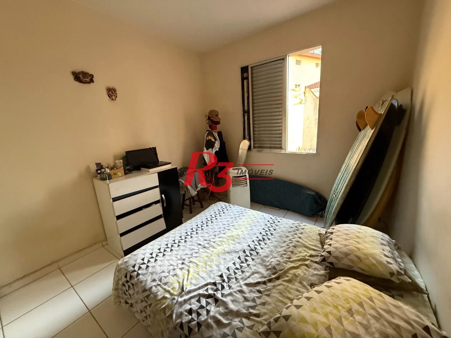 Apartamento com 2 dormitórios à venda, 66 m² por R$ 350.000,00 - Gonzaga - Santos/SP