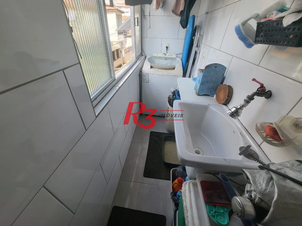 Apartamento com 2 dormitórios à venda, 65 m² por R$ 350.000,00 - Encruzilhada - Santos/SP