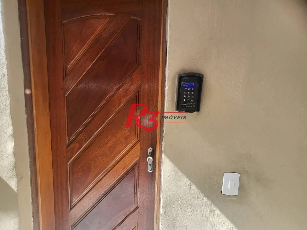 Apartamento com 2 dormitórios à venda, 65 m² por R$ 350.000,00 - Encruzilhada - Santos/SP