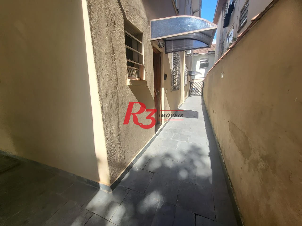 Apartamento com 2 dormitórios à venda, 65 m² por R$ 350.000,00 - Encruzilhada - Santos/SP