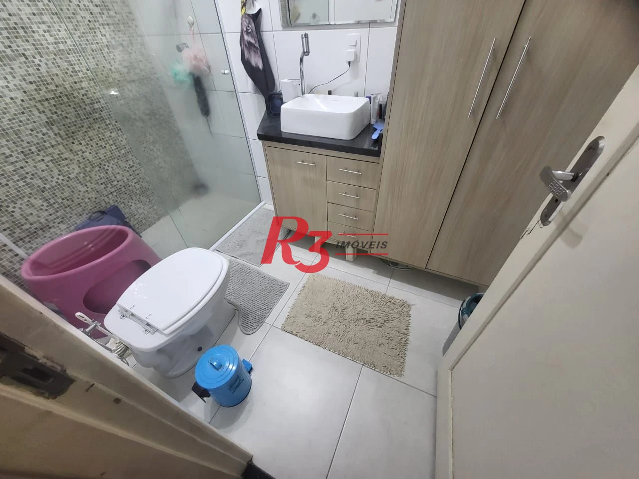 Apartamento com 2 dormitórios à venda, 65 m² por R$ 350.000,00 - Encruzilhada - Santos/SP