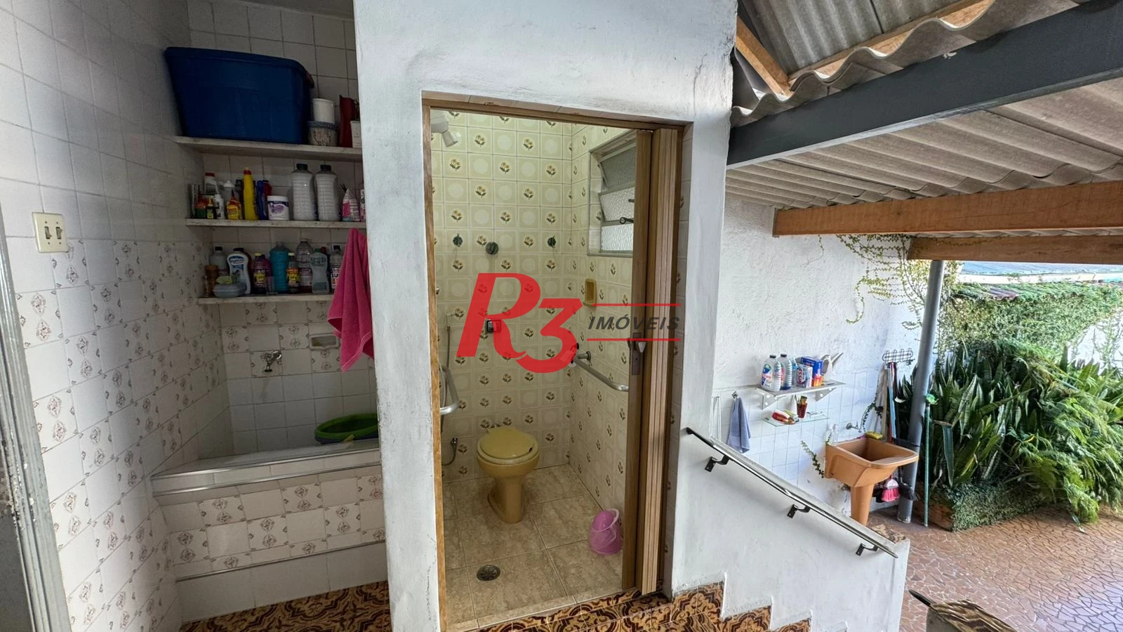 Sobrado com 3 dormitórios à venda, 134 m² por R$ 1.600.000,00 - Campo Grande - Santos/SP