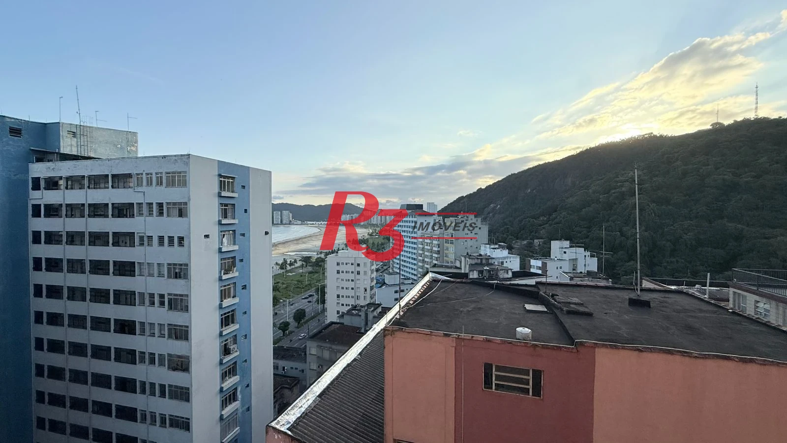 Apartamento com 2 dormitórios à venda, 60 m² por R$ 485.000,00 - José Menino - Santos/SP