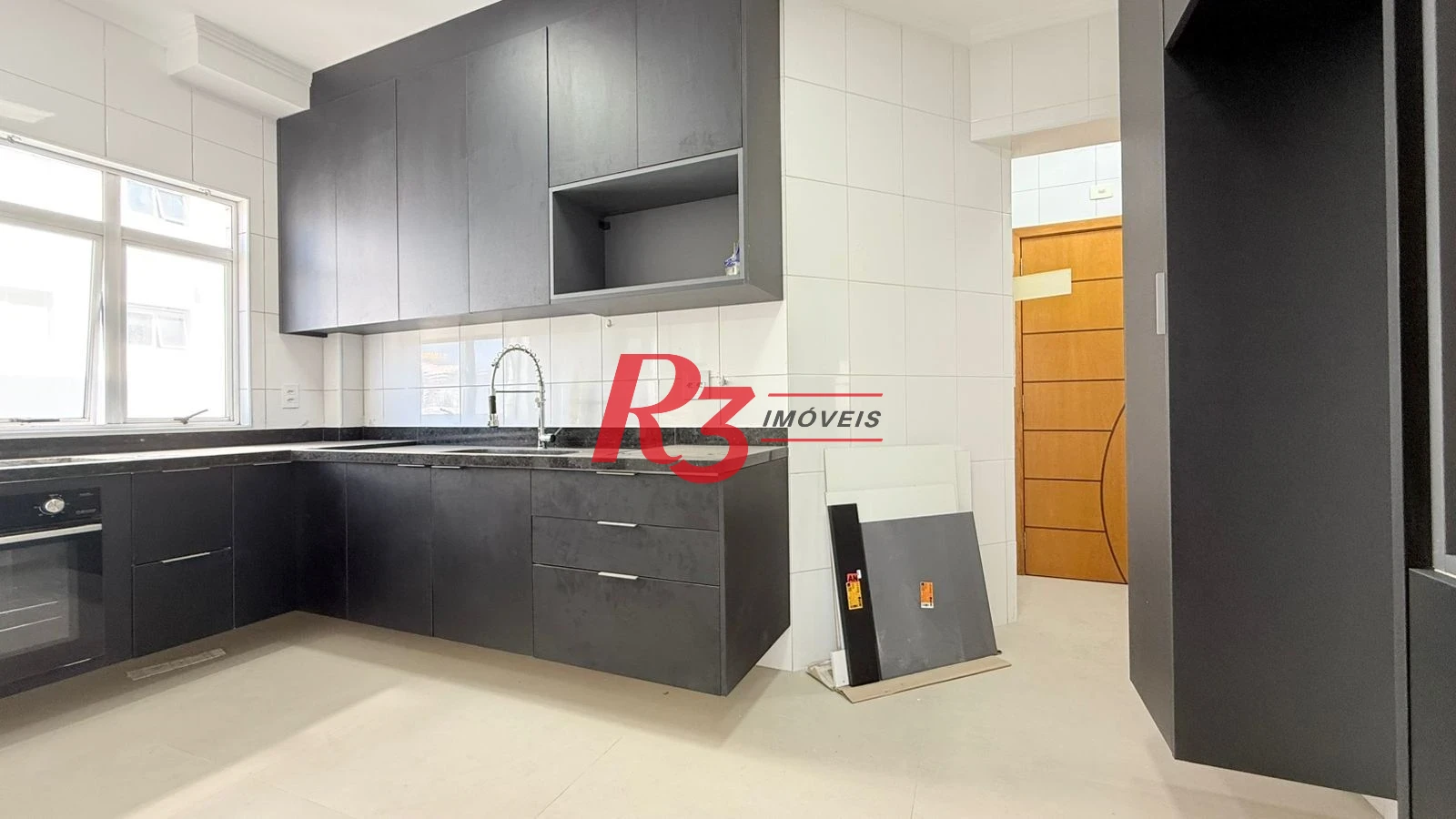 Apartamento com 3 dormitórios à venda, 139 m² por R$ 1.330.000,00 - Pompéia - Santos/SP
