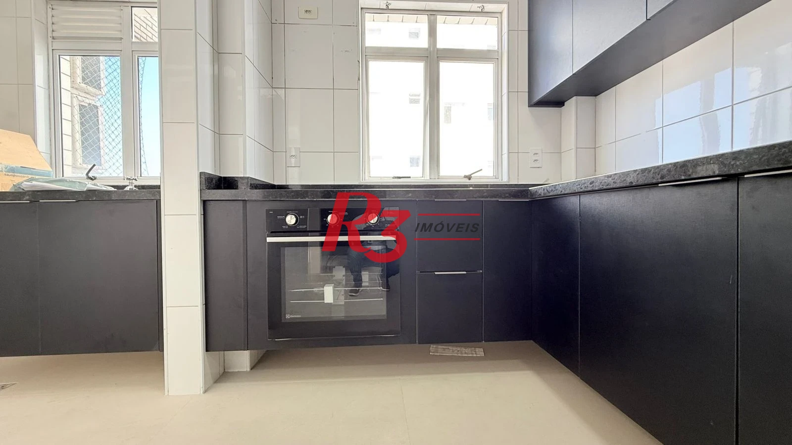 Apartamento com 3 dormitórios à venda, 139 m² por R$ 1.330.000,00 - Pompéia - Santos/SP