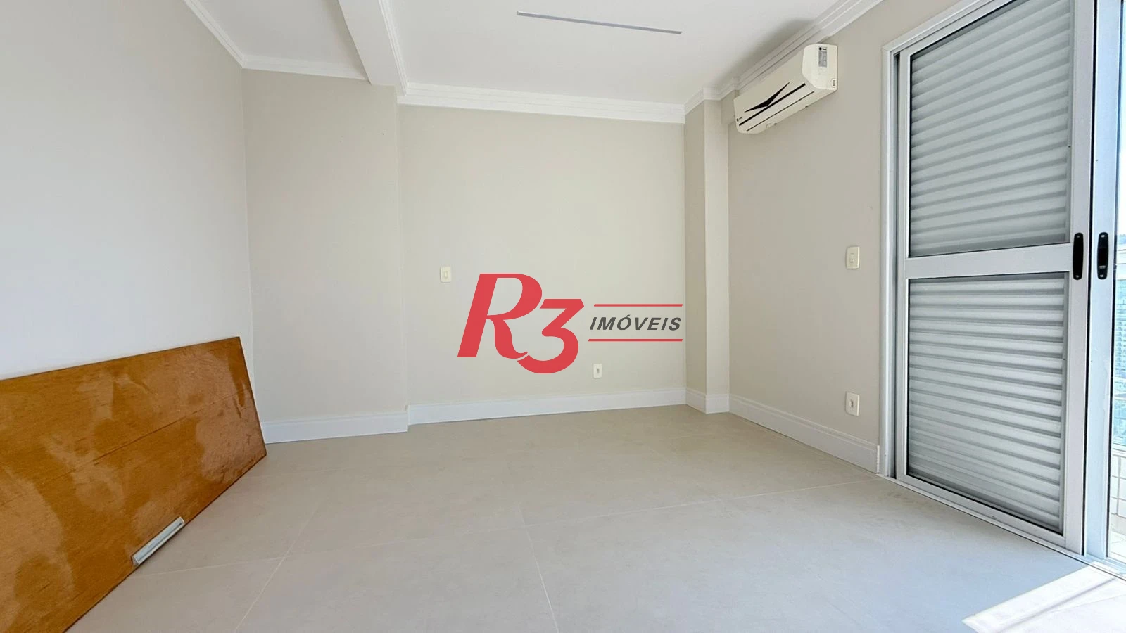 Apartamento com 3 dormitórios à venda, 139 m² por R$ 1.330.000,00 - Pompéia - Santos/SP