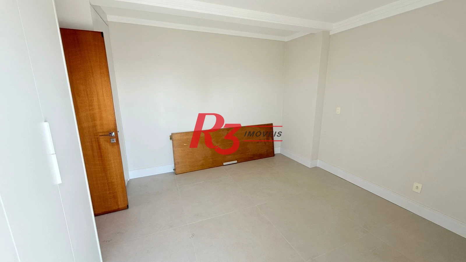 Apartamento com 3 dormitórios à venda, 139 m² por R$ 1.330.000,00 - Pompéia - Santos/SP