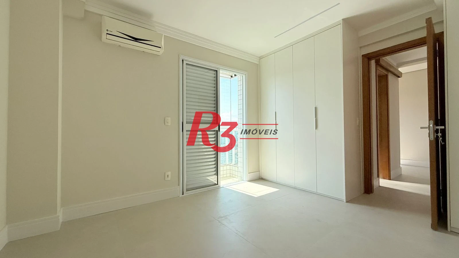 Apartamento com 3 dormitórios à venda, 139 m² por R$ 1.330.000,00 - Pompéia - Santos/SP