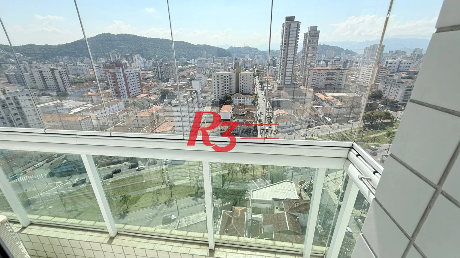 Apartamento com 3 dormitórios à venda, 139 m² por R$ 1.330.000,00 - Pompéia - Santos/SP