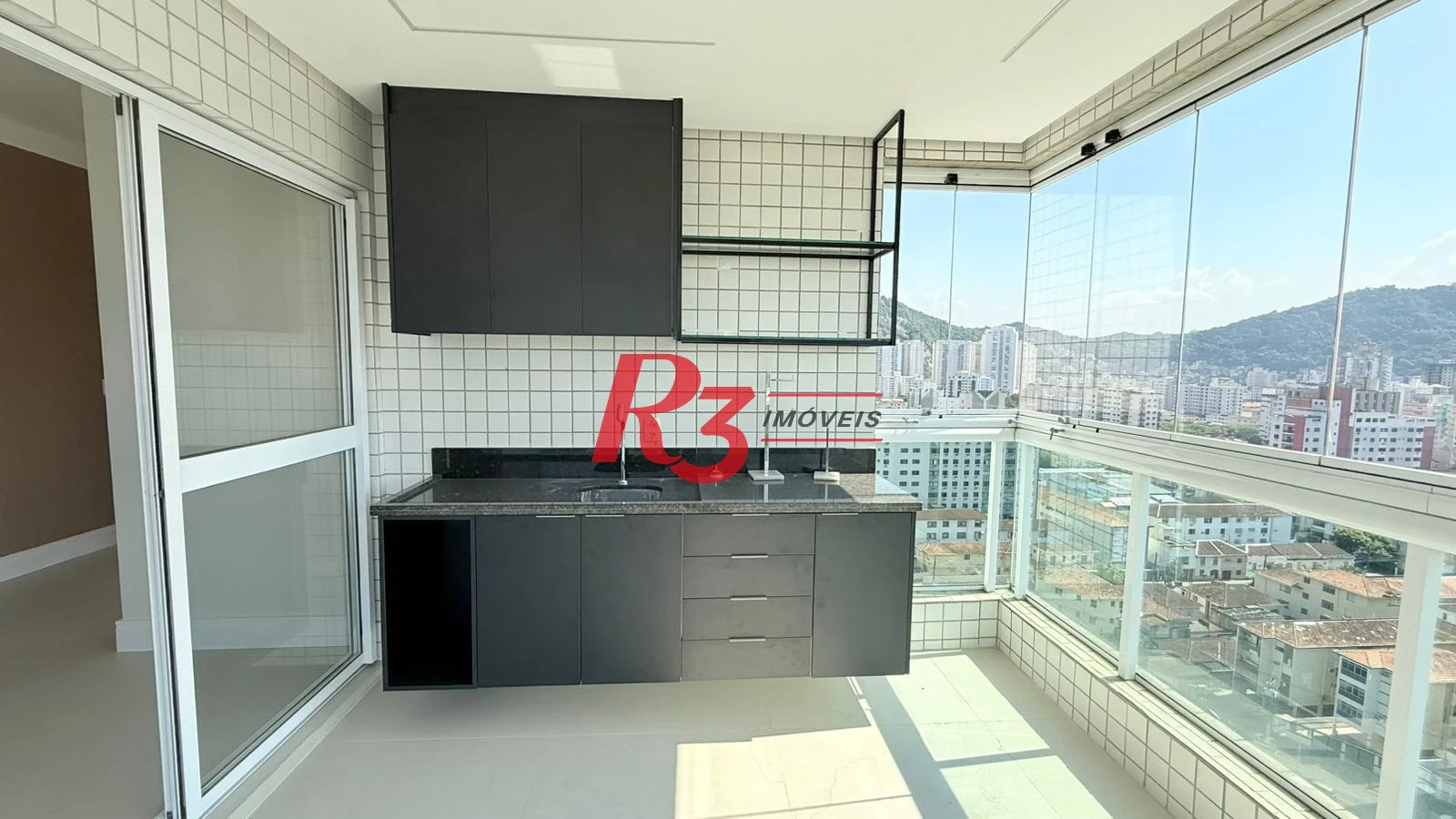 Apartamento com 3 dormitórios à venda, 139 m² por R$ 1.330.000,00 - Pompéia - Santos/SP