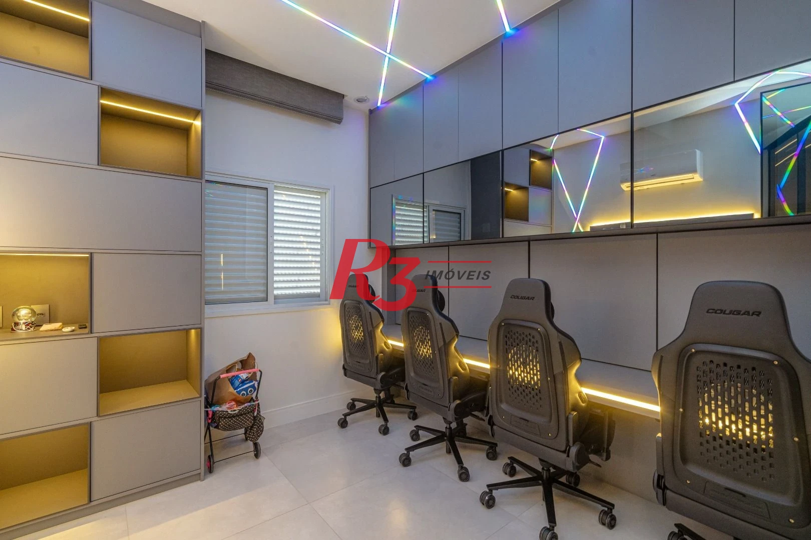 Cobertura com 4 dormitórios à venda, 191 m² por R$ 5.000.000,00 - Gonzaga - Santos/SP