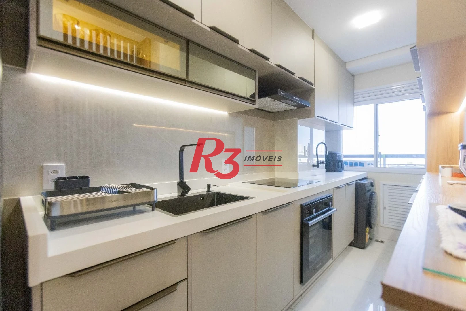 Apartamento com 2 dormitórios à venda, 80 m² por R$ 825.000,00 - Marapé - Santos/SP