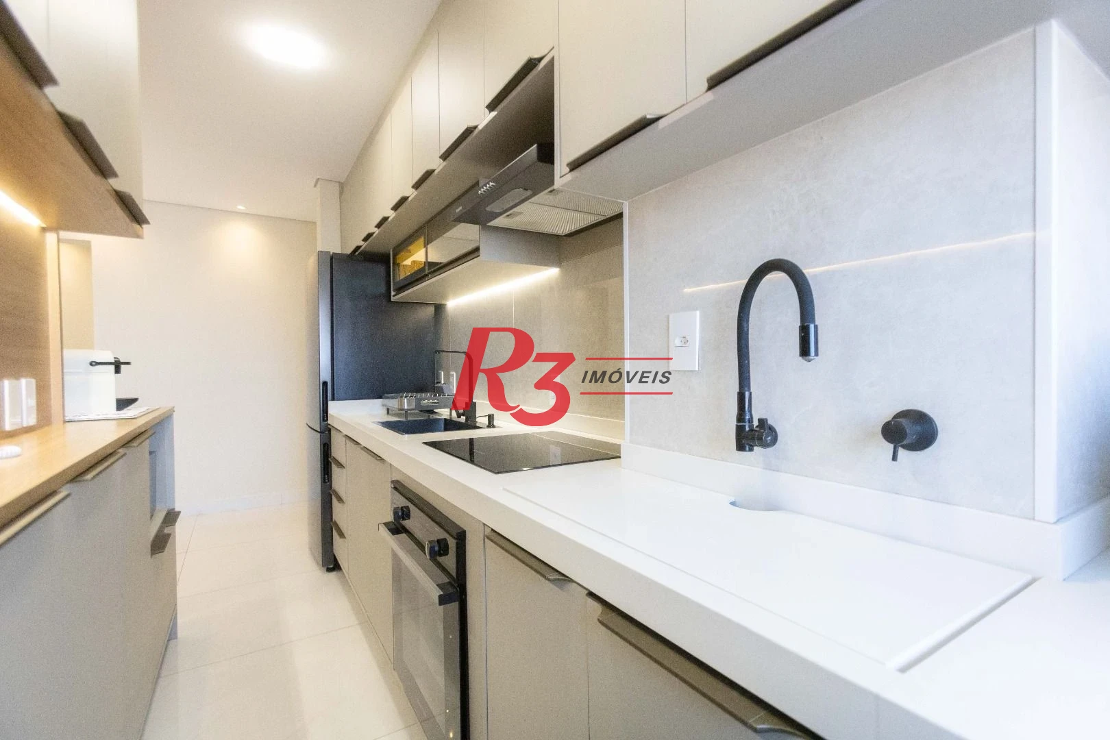 Apartamento com 2 dormitórios à venda, 80 m² por R$ 825.000,00 - Marapé - Santos/SP