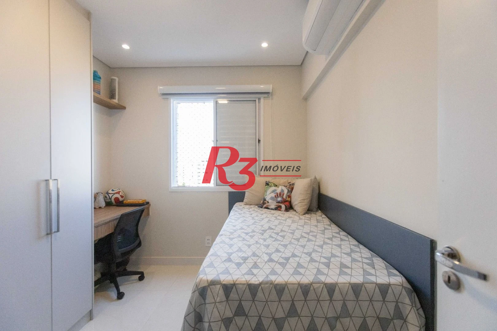 Apartamento com 2 dormitórios à venda, 80 m² por R$ 825.000,00 - Marapé - Santos/SP