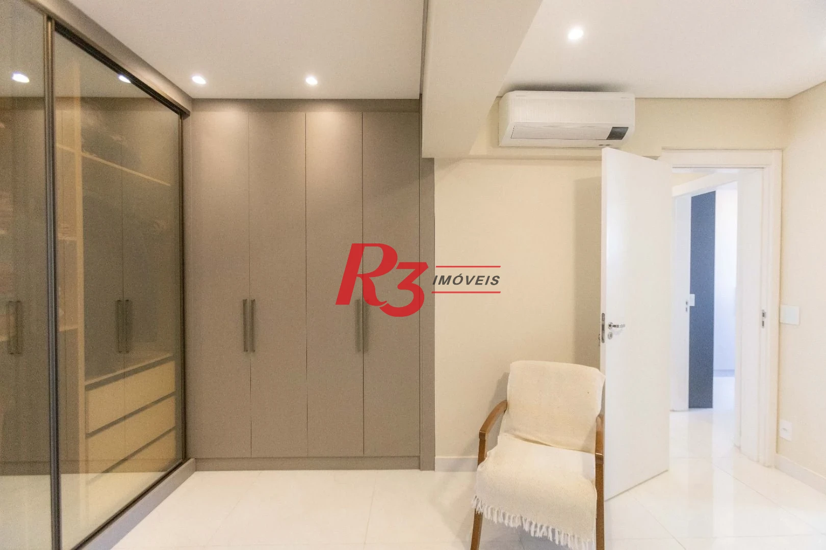 Apartamento com 2 dormitórios à venda, 80 m² por R$ 825.000,00 - Marapé - Santos/SP