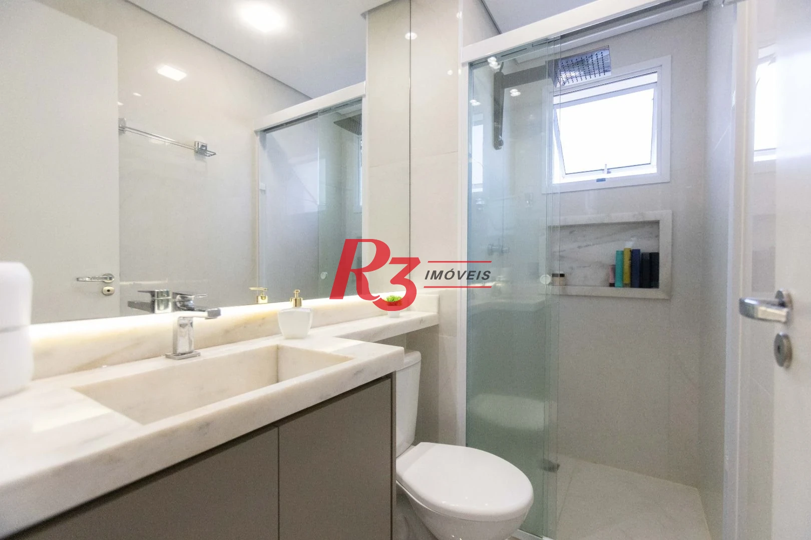 Apartamento com 2 dormitórios à venda, 80 m² por R$ 825.000,00 - Marapé - Santos/SP