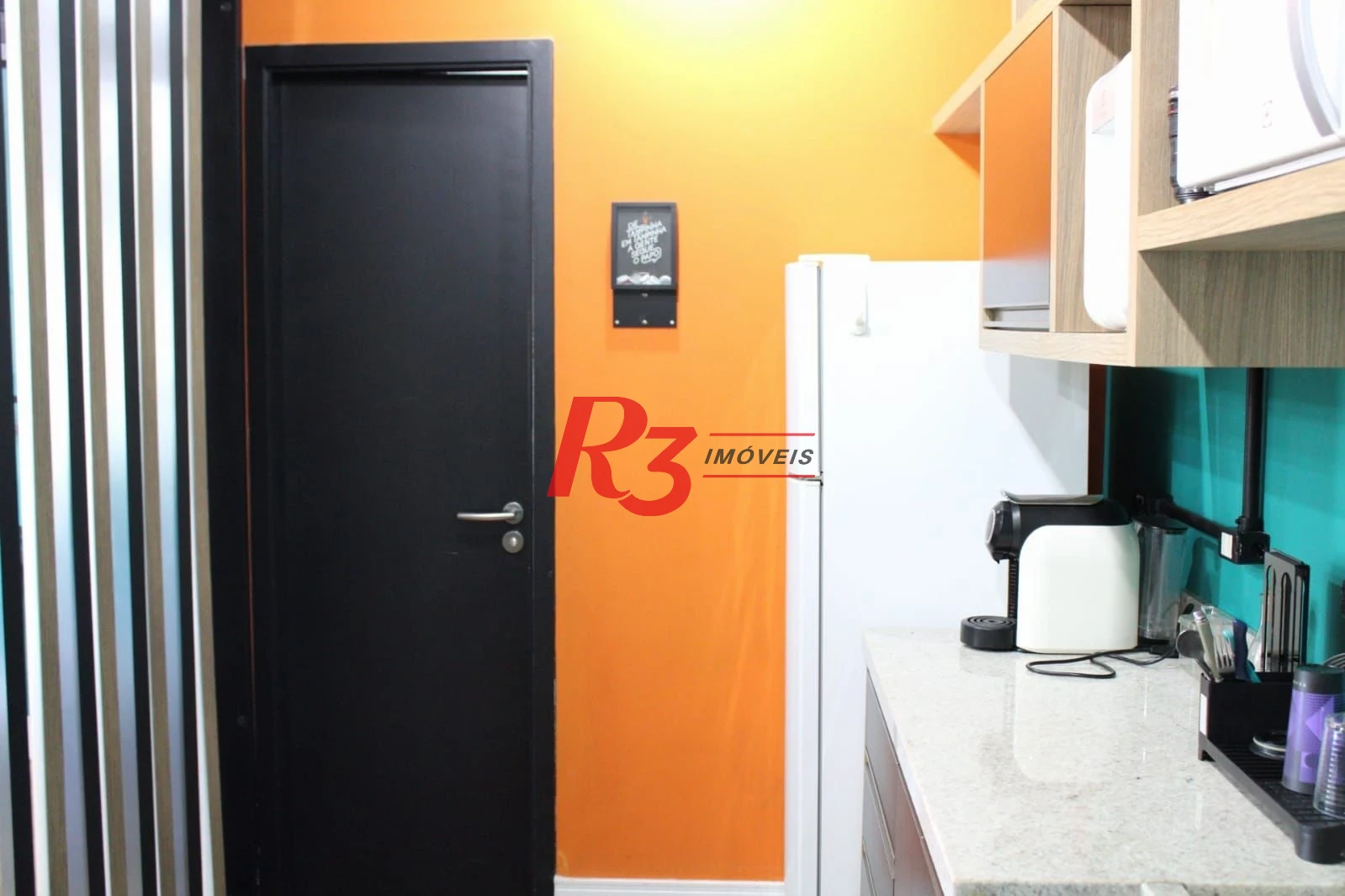Sala a venda  49 m² por R$ 420.000,00 ou locação R$ 3.700,00 - Vila Matias - Santos/SP