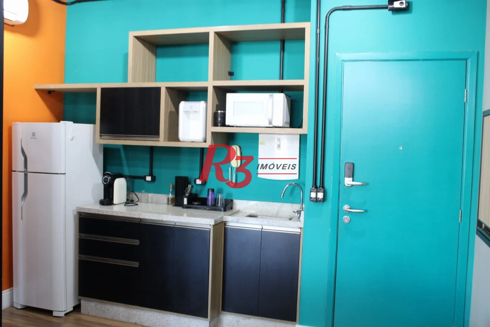 Sala a venda  49 m² por R$ 420.000,00 ou locação R$ 3.700,00 - Vila Matias - Santos/SP