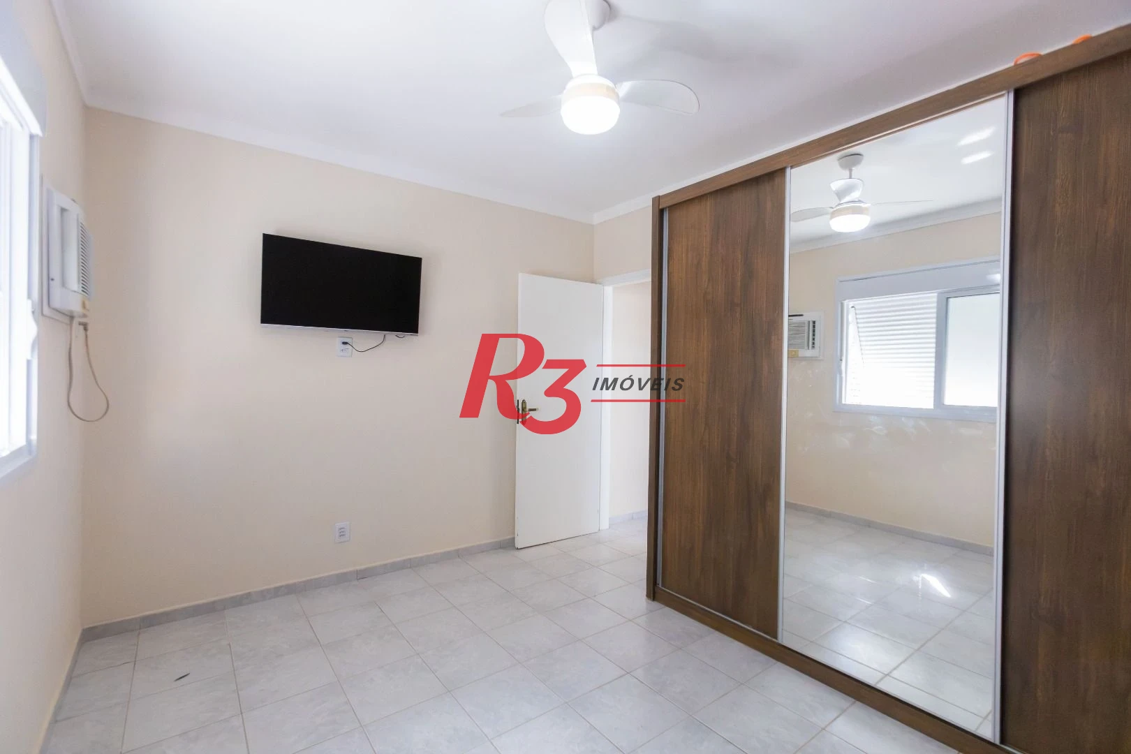 Apartamento com 1 dormitório à venda, 52 m² por R$ 320.000,00 - Encruzilhada - Santos/SP