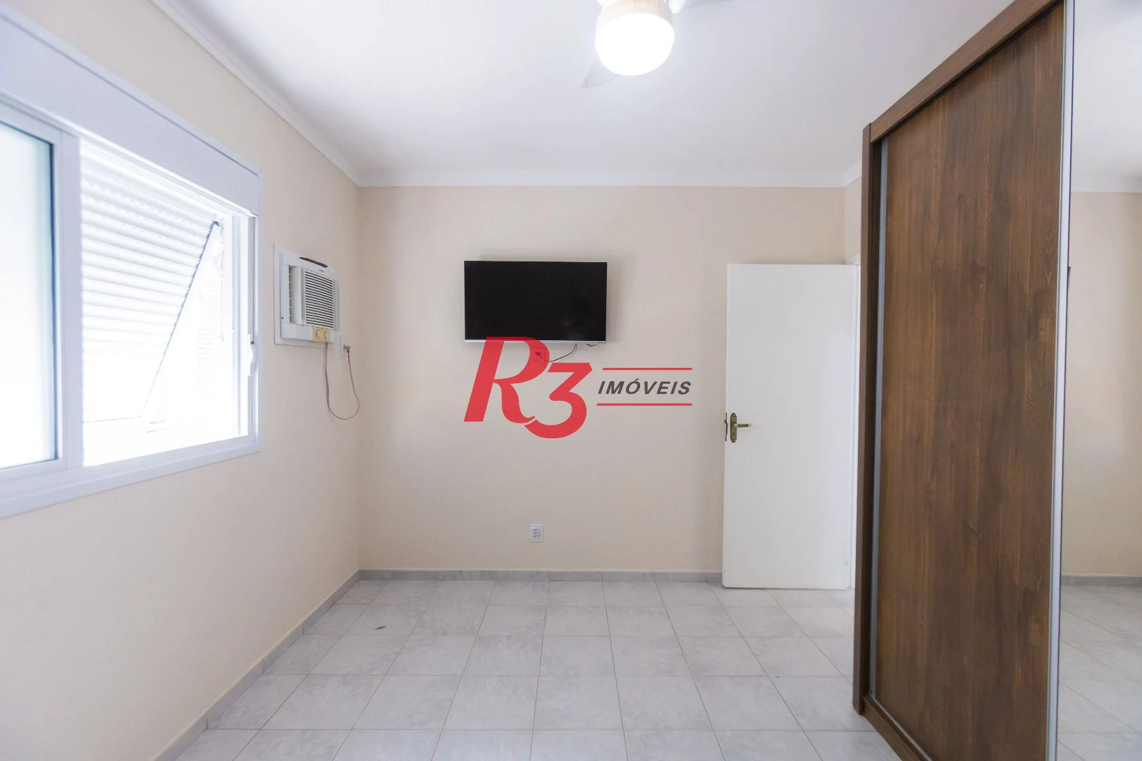 Apartamento com 1 dormitório à venda, 52 m² por R$ 320.000,00 - Encruzilhada - Santos/SP