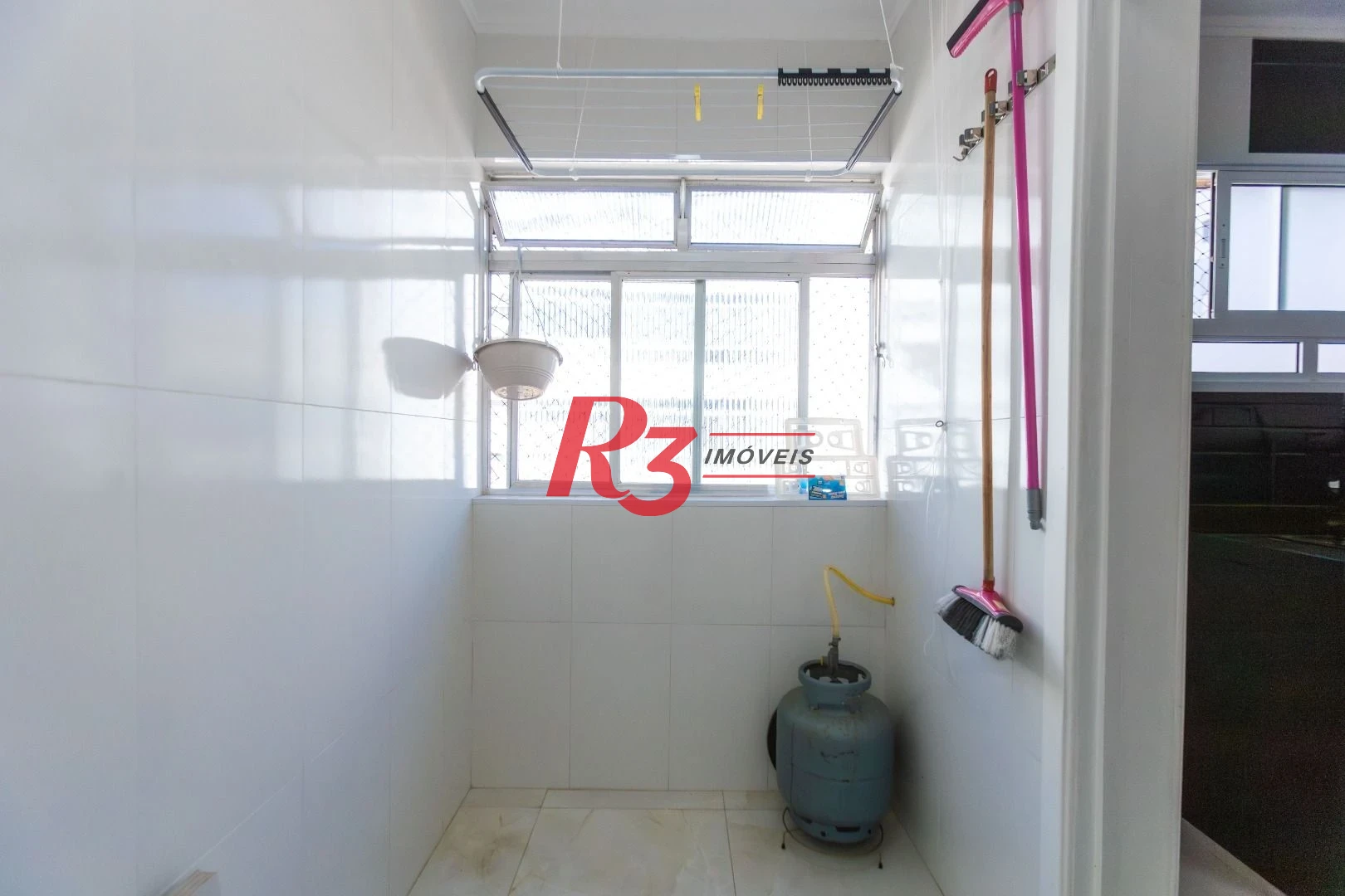 Apartamento com 1 dormitório à venda, 52 m² por R$ 320.000,00 - Encruzilhada - Santos/SP