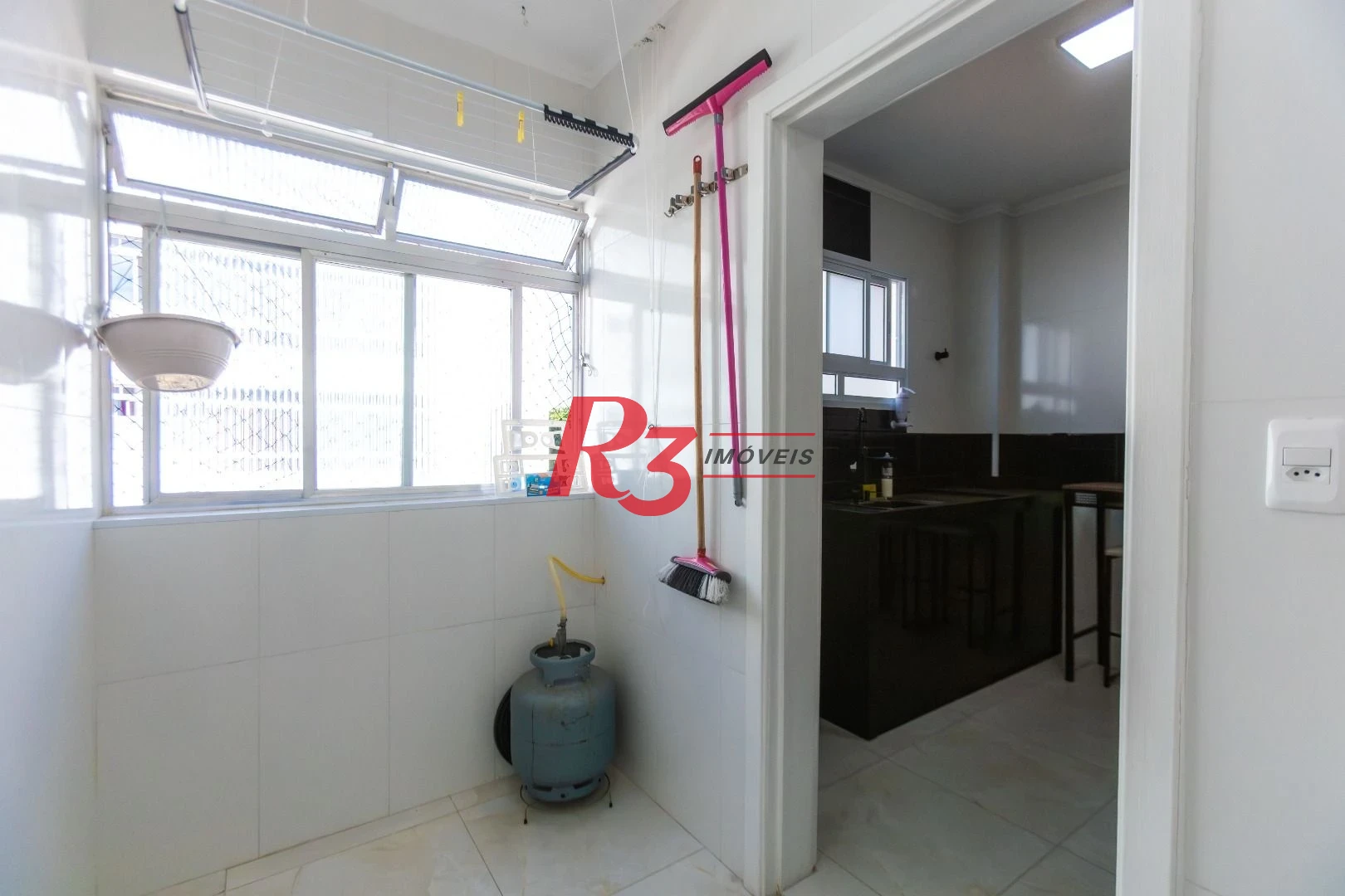 Apartamento com 1 dormitório à venda, 52 m² por R$ 320.000,00 - Encruzilhada - Santos/SP