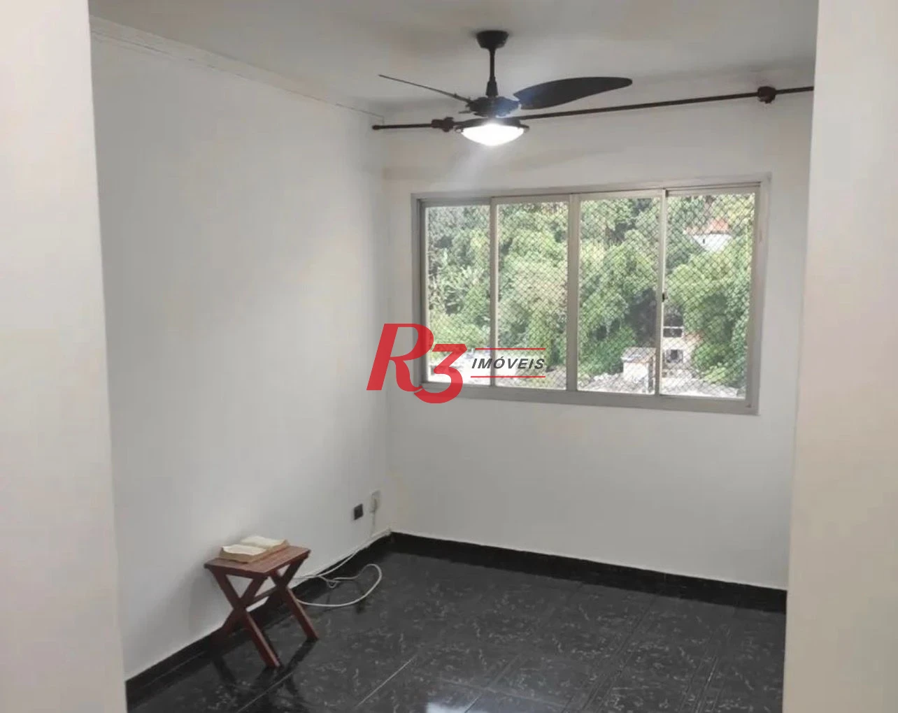 Apartamento com 2 dormitórios à venda, 68 m² por R$ 300.000,00 - Saboó - Santos/SP
